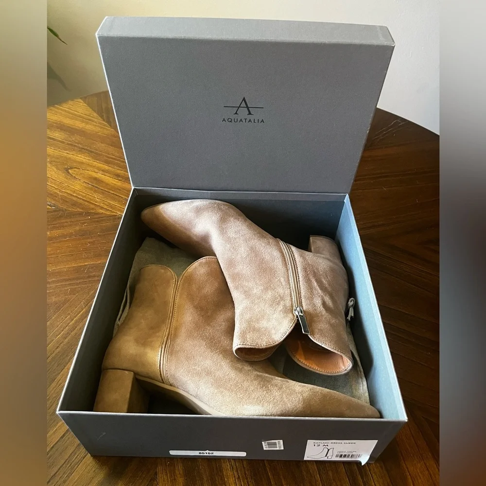 NWT Aquatalia Tan Suede Ankle Boots Kaylani in Original Box Women’s 12 / 42